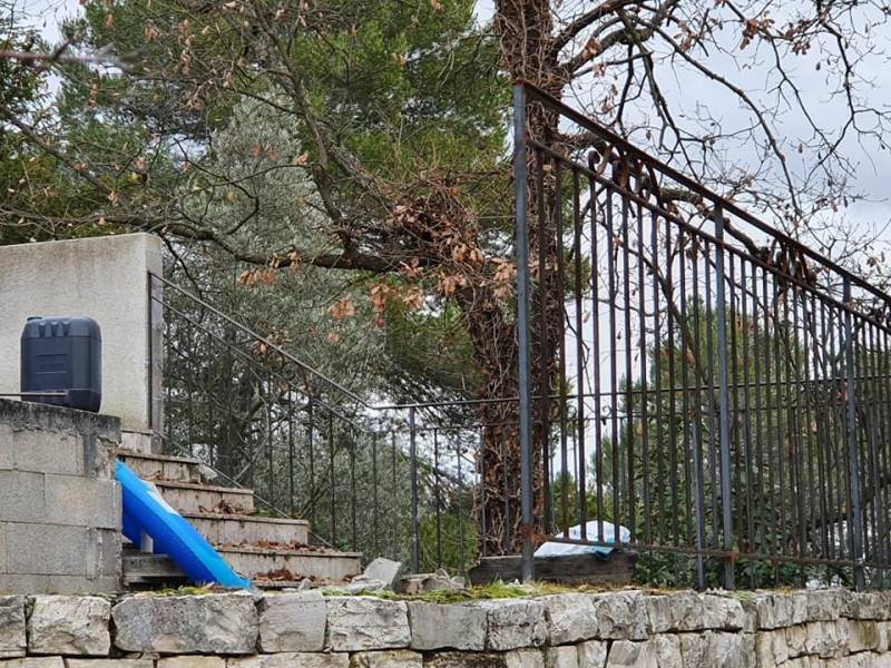 Fabrication garde corps et rampes d'escaliers en métal à Meyreuil