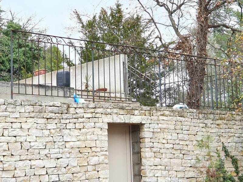 Fabrication garde corps et rampes d'escaliers en métal à Meyreuil
